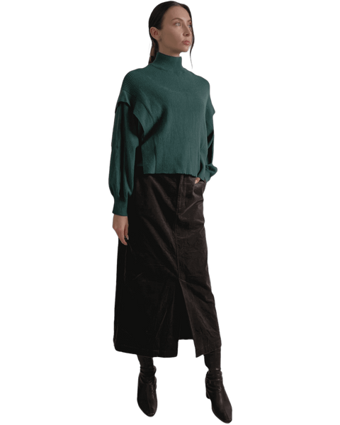 葵SOLDOUT濃色グリーンのニットはブラウンスカートでシックに【F/M】