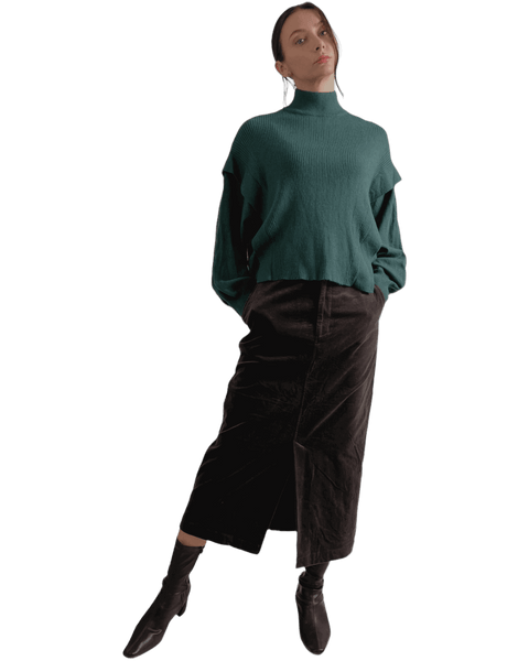 葵SOLDOUT濃色グリーンのニットはブラウンスカートでシックに【F/M】