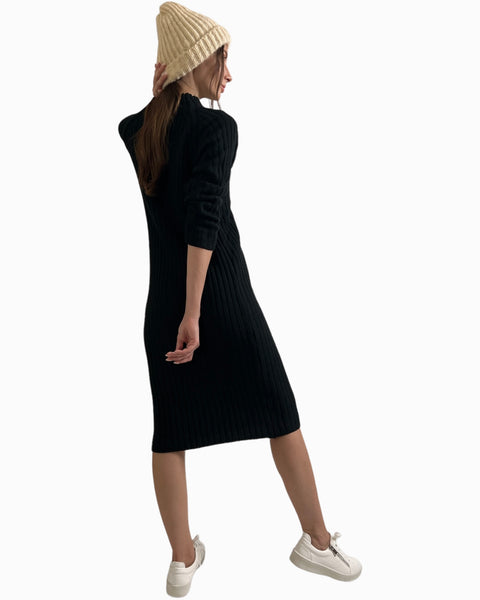 葵SOLDOUTシンプルにニットを合わせて【F/-】