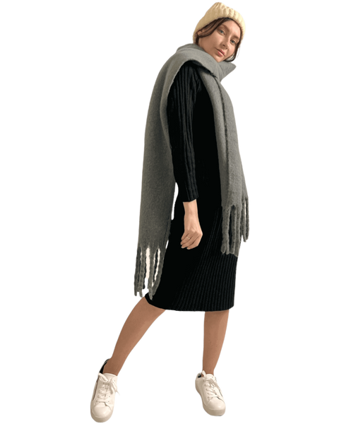 葵SOLDOUTシンプルにニットを合わせて【F/-】