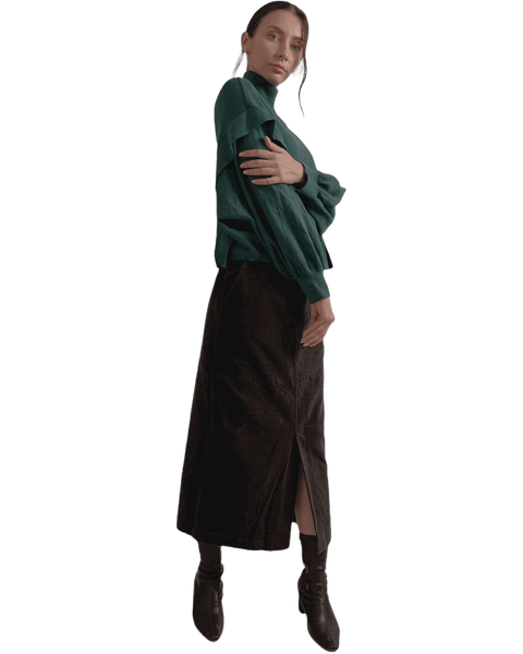 葵SOLDOUT濃色グリーンのニットはブラウンスカートでシックに【F/M】