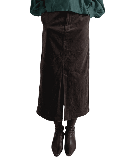 葵SOLDOUT濃色グリーンのニットはブラウンスカートでシックに【F/M】