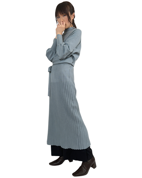 ロング丈ニットワンピースのレイヤードコーデ【F/S】